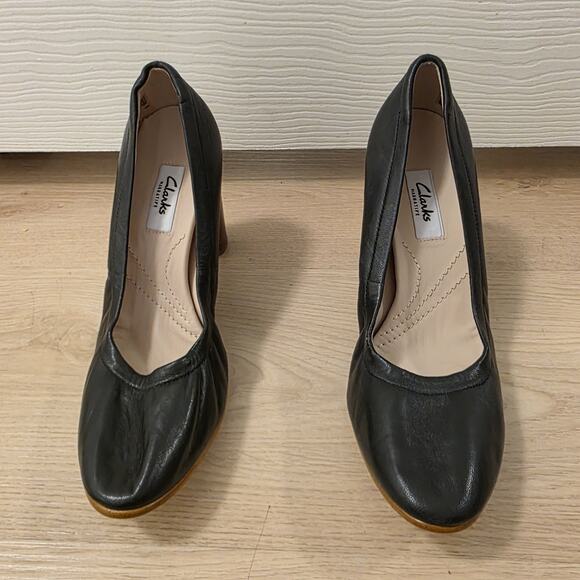 Clarks Black Leather Grace Eva Block Heel Classic Feminine Pumps Size 7M - Picture 5 of 9